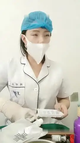 寂寞女白领网恋约会男网友一起吃饭被灌的烂醉如泥带到宾馆扒光随便玩弄妹子透明内裤很惹火原版 new